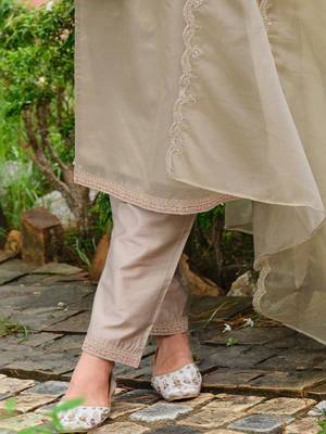 Women Ethnic Motifs Embroidered Regular Thread Work Kurta with Trousers & With Dupatta 2