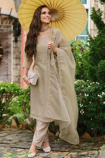 Women Ethnic Motifs Embroidered Regular Thread Work Kurta with Trousers & With Dupatta