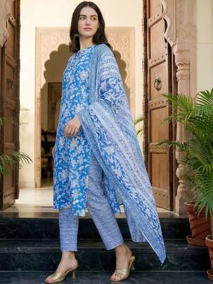Women Floral Printed Regular Pure Cotton Kurta with Trousers & With Dupatta 3