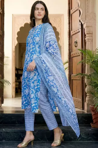 Women Floral Printed Regular Pure Cotton Kurta with Trousers & With Dupatta