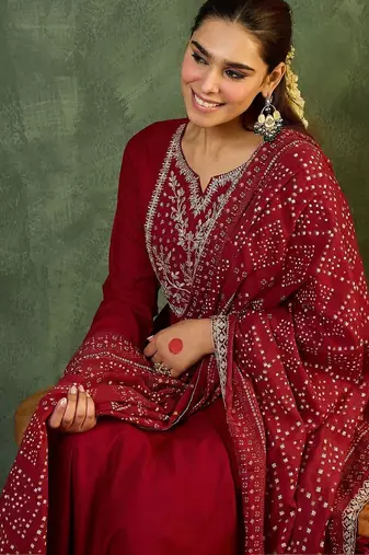 Women Ethnic Motifs Embroidered Panelled Thread Work Kurta with Trousers & With Dupatta