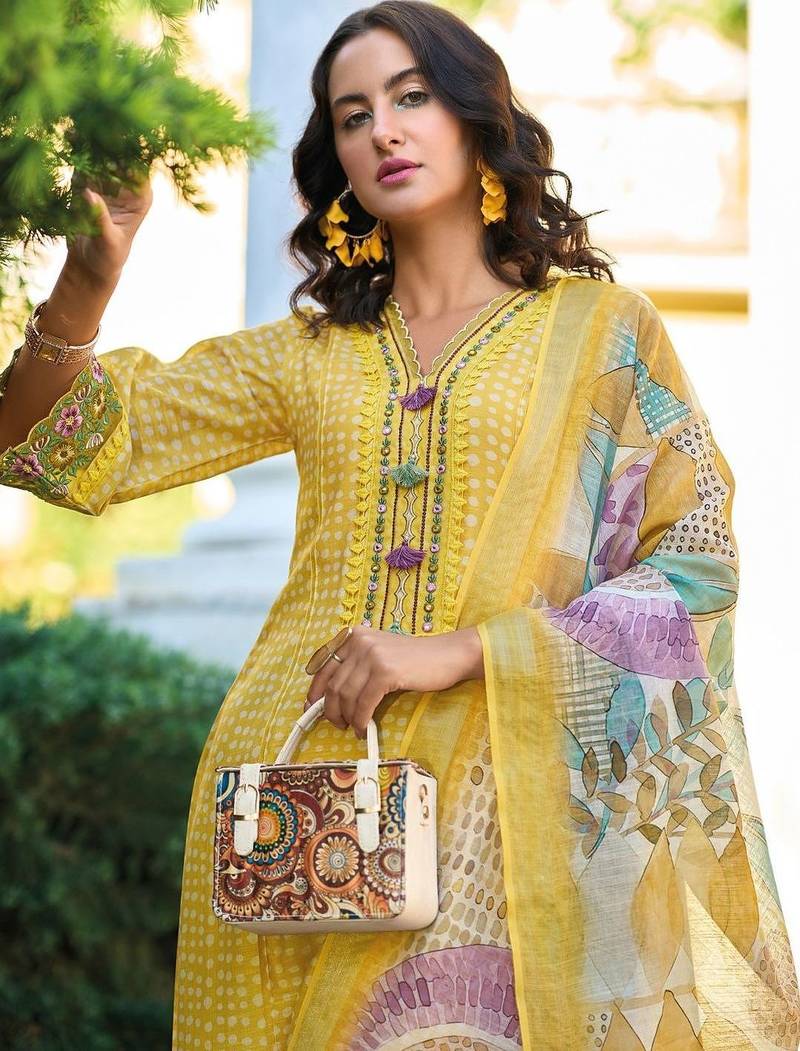 Women Ethnic Motifs Printed Regular Thread Work Linen Kurta with Trousers & With Dupatta