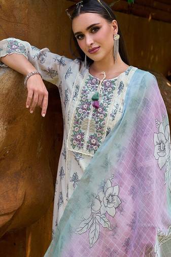 Floral Printed Regular Thread Work  Cotton Kurta with Trousers & With Dupatta
