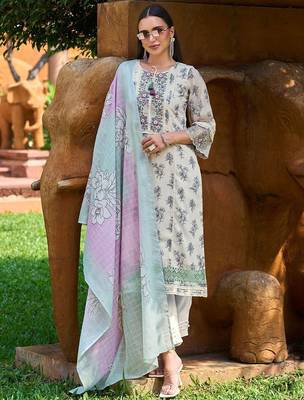 Floral Printed Regular Thread Work Pure Cotton Kurta with Trousers & With Dupatta 2