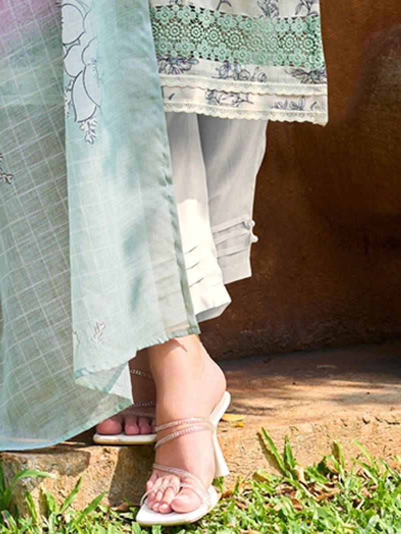 Floral Printed Regular Thread Work Pure Cotton Kurta with Trousers & With Dupatta