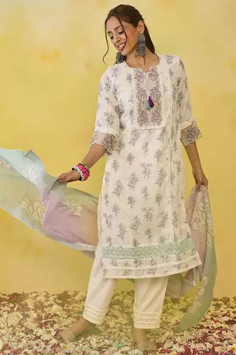 Floral Printed Regular Thread Work Pure Cotton Kurta with Trousers & With Dupatta
