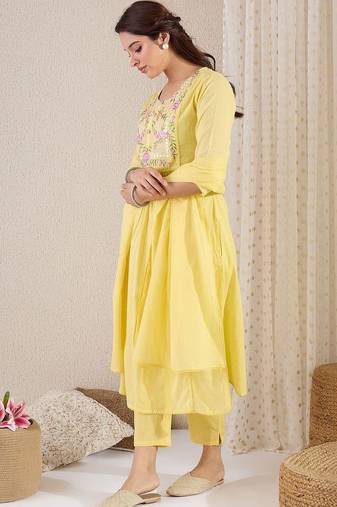 Women Floral Embroidered Empire Mirror Work  Cotton Kurta with Trousers & With Dupatta