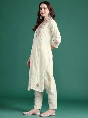 Floral Embroidered Pure Cotton Kurta with Trousers & Dupatta 6