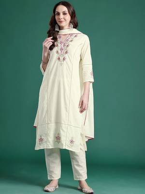 Floral Embroidered Pure Cotton Kurta with Trousers & Dupatta 8