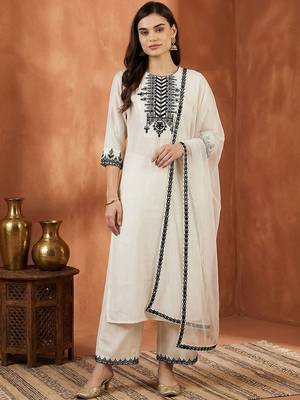 Women Ethnic Motifs Embroidered Regular Thread Work Kurta with Trousers & With Dupatta 3