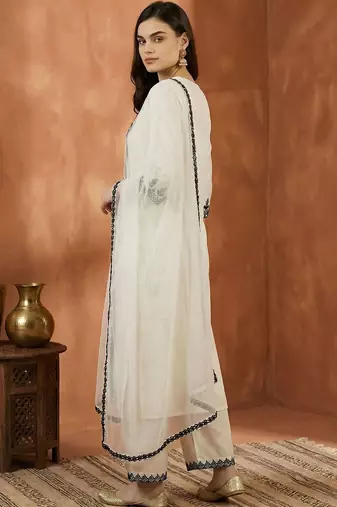 Women Ethnic Motifs Embroidered Regular Thread Work Kurta with Trousers & With Dupatta