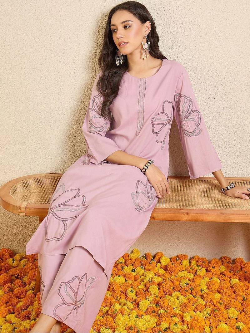 Women Floral Embroidered Regular Thread Work Kurta with Palazzos