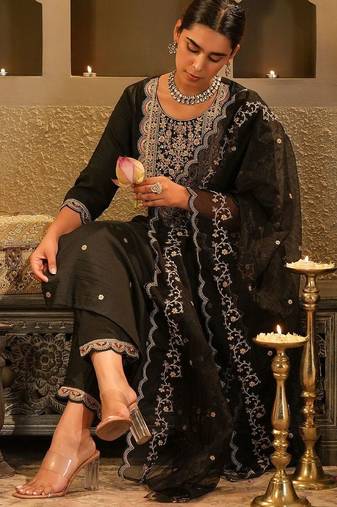 Women Ethnic Motifs Embroidered Kurta With Trousers & Dupatta Kurta Sets