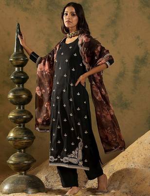 Ethnic Motifs Embroidered Kurta with Trousers & Dupatta 1