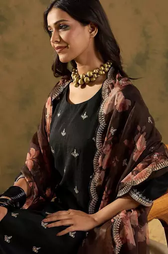 Ethnic Motifs Embroidered Kurta with Trousers & Dupatta