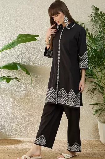 Women Ethnic Motifs Embroidered Regular Thread Work Pure Cotton Kurta with Trousers
