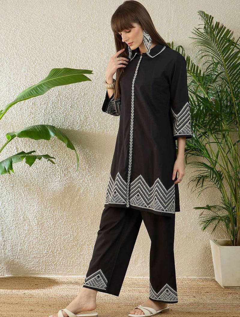 Women Ethnic Motifs Embroidered Regular Thread Work Pure Cotton Kurta with Trousers