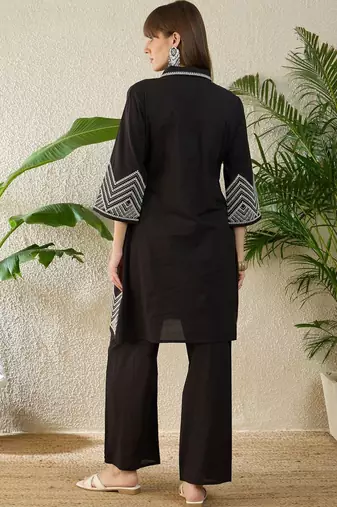 Women Ethnic Motifs Embroidered Regular Thread Work Pure Cotton Kurta with Trousers