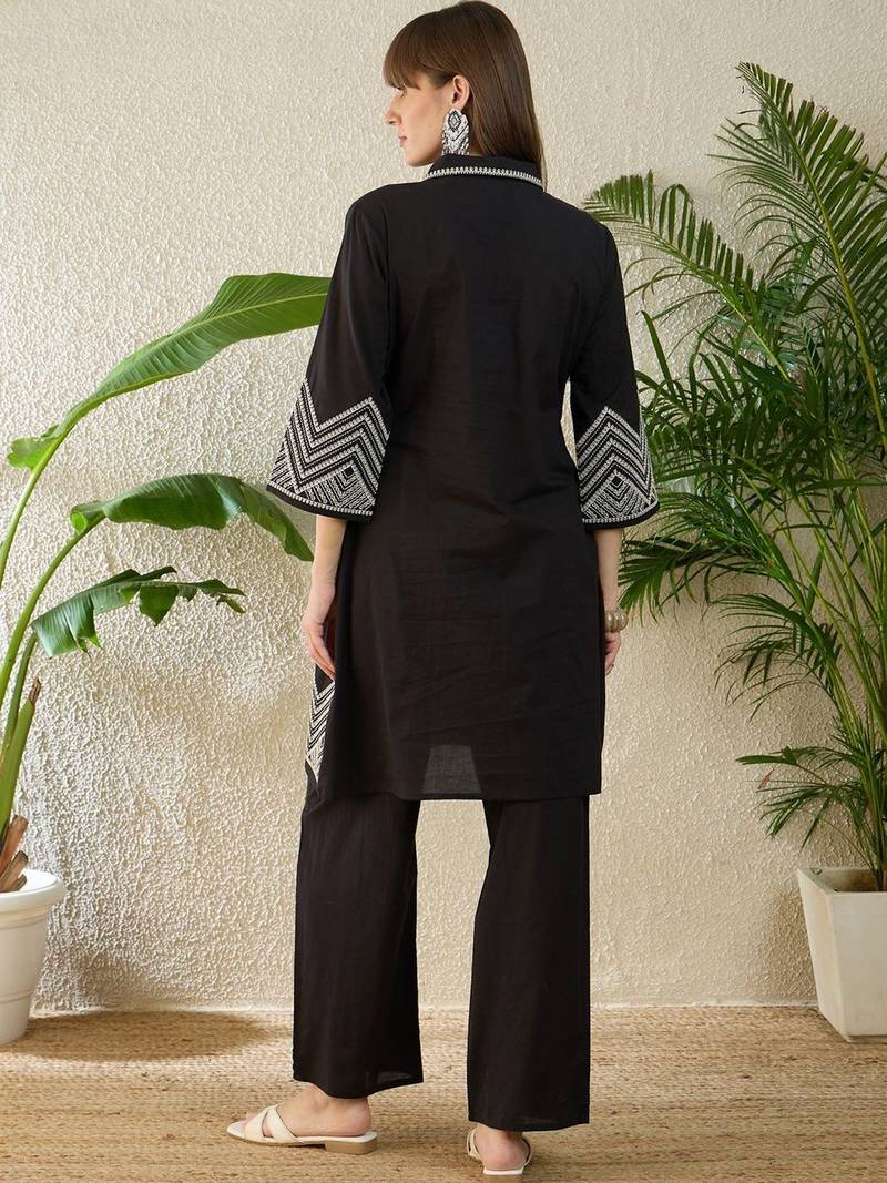 Women Ethnic Motifs Embroidered Regular Thread Work Pure Cotton Kurta with Trousers