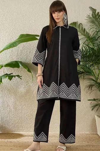 Women Ethnic Motifs Embroidered Regular Thread Work Pure Cotton Kurta with Trousers