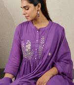 Floral Embroidered Empire Thread Work Pure Cotton Kurta With Trousers & Dupatta