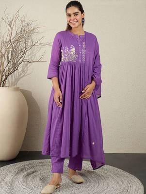 Floral Embroidered Empire Thread Work Pure Cotton Kurta With Trousers & Dupatta 2
