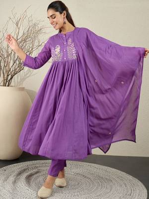 Floral Embroidered Empire Thread Work Pure Cotton Kurta With Trousers & Dupatta 4