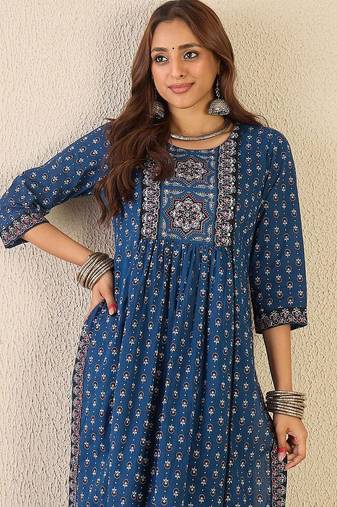 Women Ethnic Motifs Printed Panelled  Cotton Kurta with Trousers
