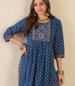 Women Ethnic Motifs Printed Panelled Pure Cotton Kurta with Trousers