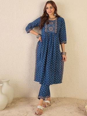 Women Ethnic Motifs Printed Panelled Pure Cotton Kurta with Trousers 2