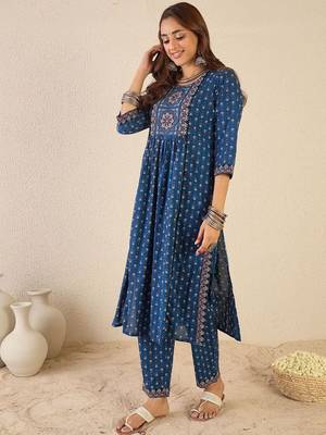 Women Ethnic Motifs Printed Panelled Pure Cotton Kurta with Trousers 4