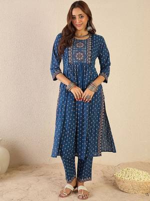 Women Ethnic Motifs Printed Panelled Pure Cotton Kurta with Trousers 6