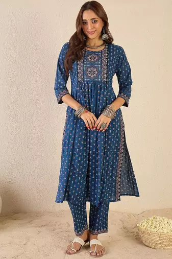 Women Ethnic Motifs Printed Panelled Pure Cotton Kurta with Trousers