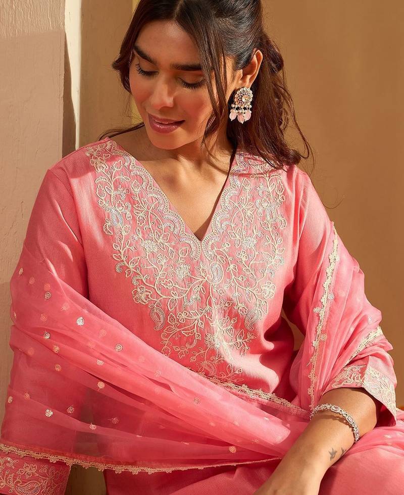 Floral Yoke Design Straight Sequinned Liva Kurta with Trousers & Dupatta
