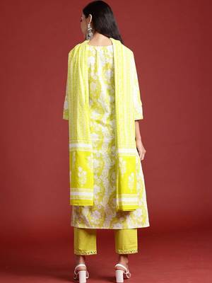 Women Floral Printed Regular Thread Work Pure Cotton Kurta with Trousers & With Dupatta 2