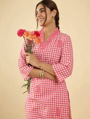 Women Regular Thread Work Pure Cotton Kurta with Trousers 3