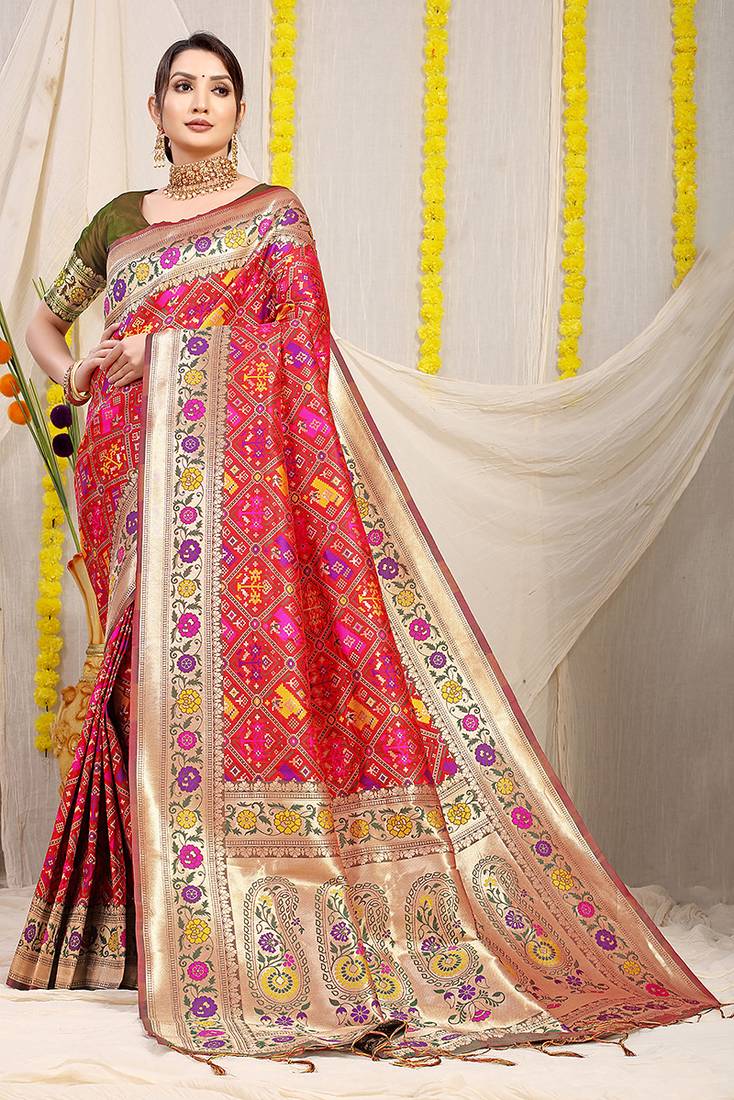 Red patola silk blend saree with blouse piece