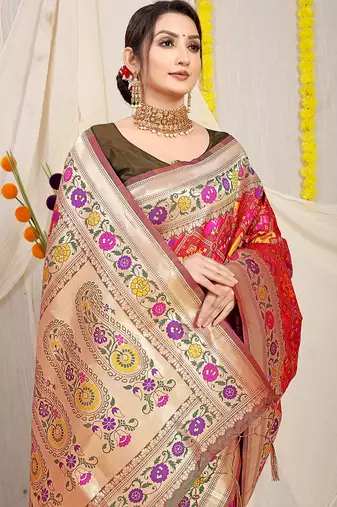 Red patola silk blend saree with blouse piece