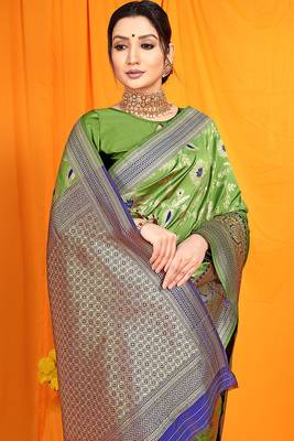 Light green banarasi silk blend saree with zari woven border 4