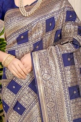Navy blue banarasi silk blend saree with zari checkered weave 4