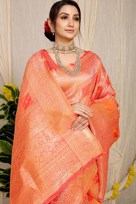 Peach banarasi silk blend saree with zari checkered weave 3