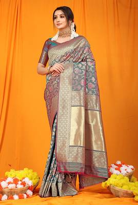Teal banarasi silk blend saree with all-over floral jaal 1