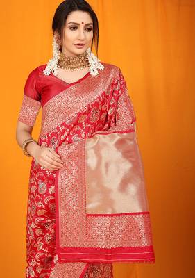 Red banarasi silk blend saree with all-over floral jaal 4