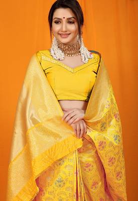 Mustard yellow banarasi silk blend saree with all-over floral jaal 4