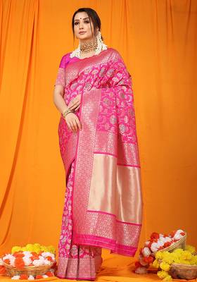 Rani pink banarasi silk blend saree with all-over floral jaal 1