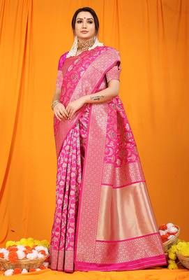 Rani pink banarasi silk blend saree with all-over floral jaal 2