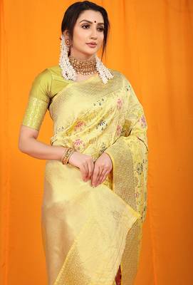 Light yellow banarasi silk blend saree with all-over floral jaal 3