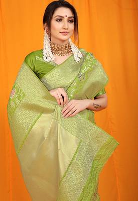 Parrot green banarasi silk blend saree with all-over floral jaal 4