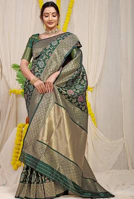 Dark green banarasi silk blend saree with all-over floral jaal 2