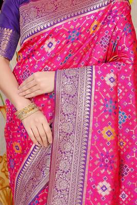 Rani pink patola silk blend zari woven saree with blouse piece 4